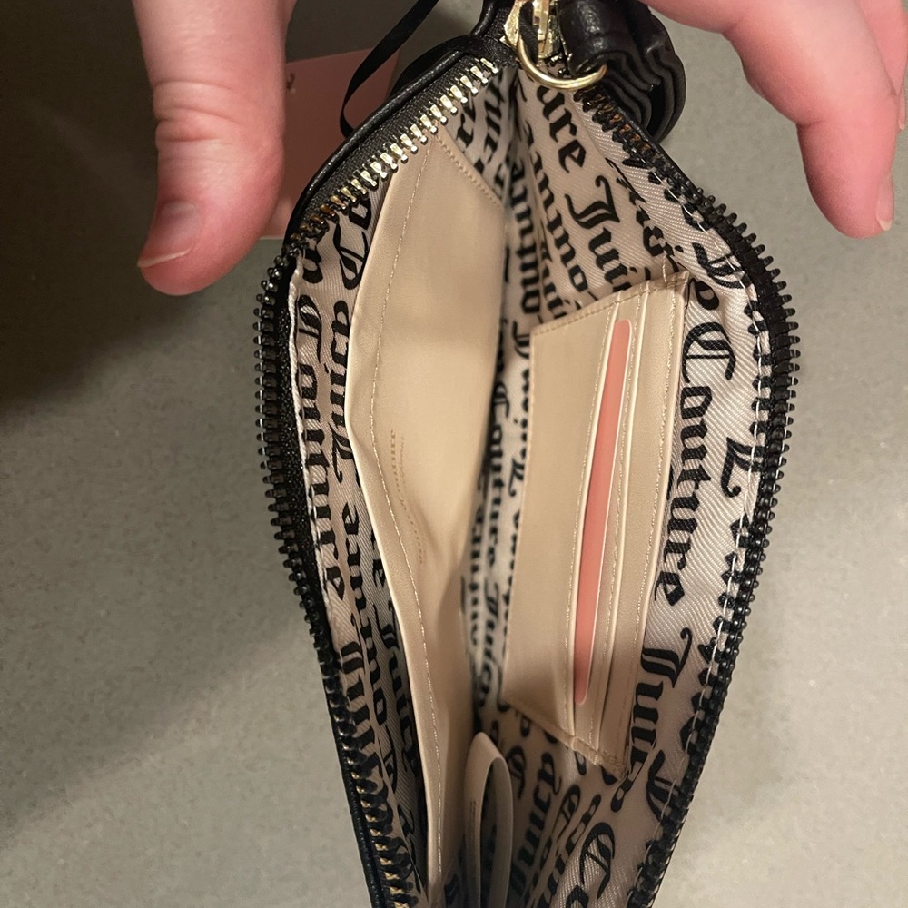 NWT Juicy Couture Sleek Black Wristlet